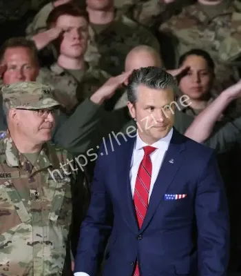 特朗普回应高级将领被召回